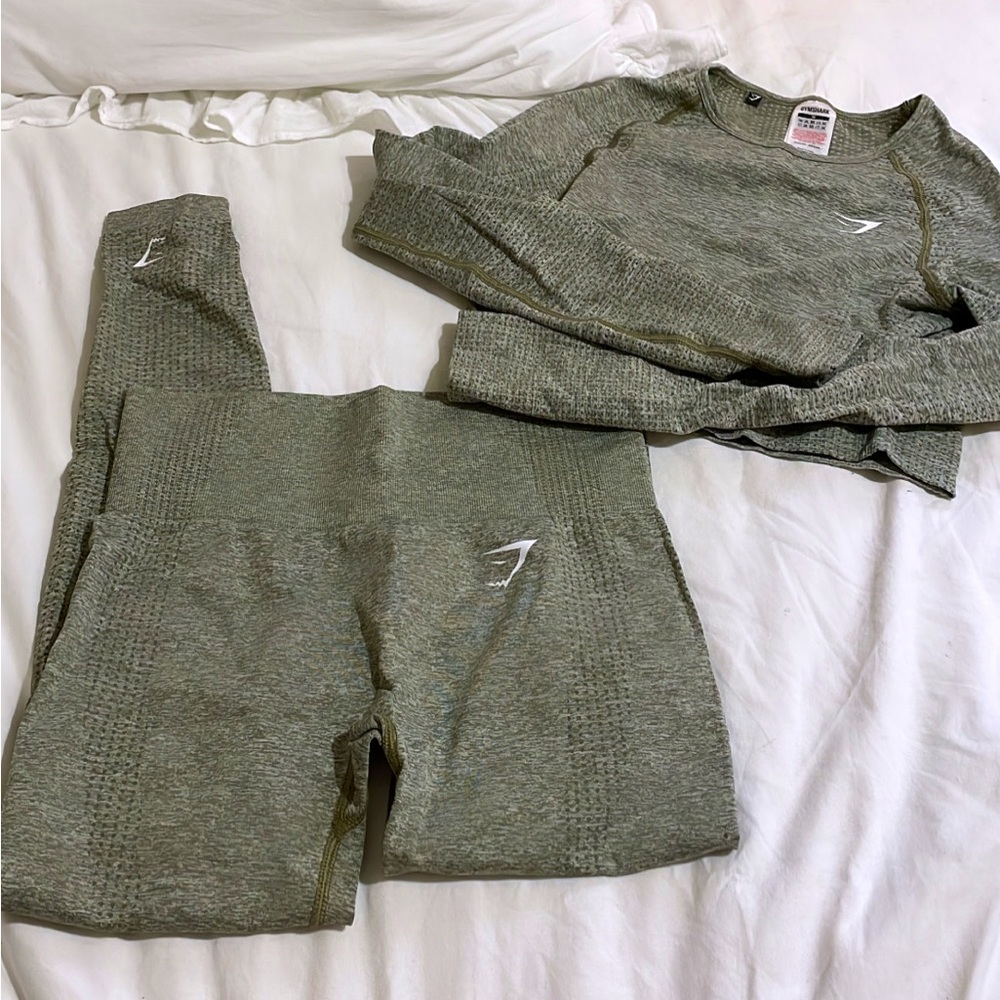 Green Gymshark Set size medium.